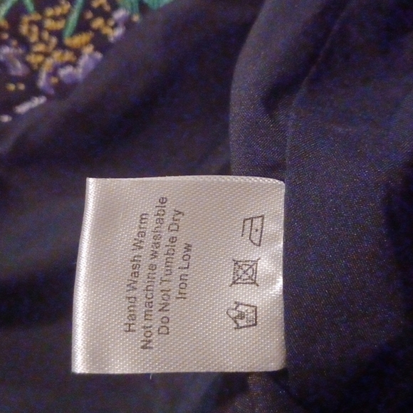 Tuckernuck Size small top. Beautiful floral print, Tapestry type material. - Picture 11 of 11